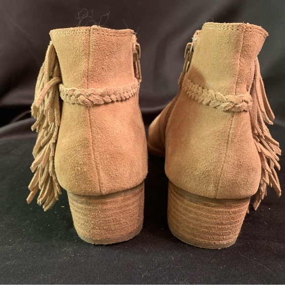 H Gianni Bini suede tasseled ankle boots women’s size 10 - Picture 5 of 13